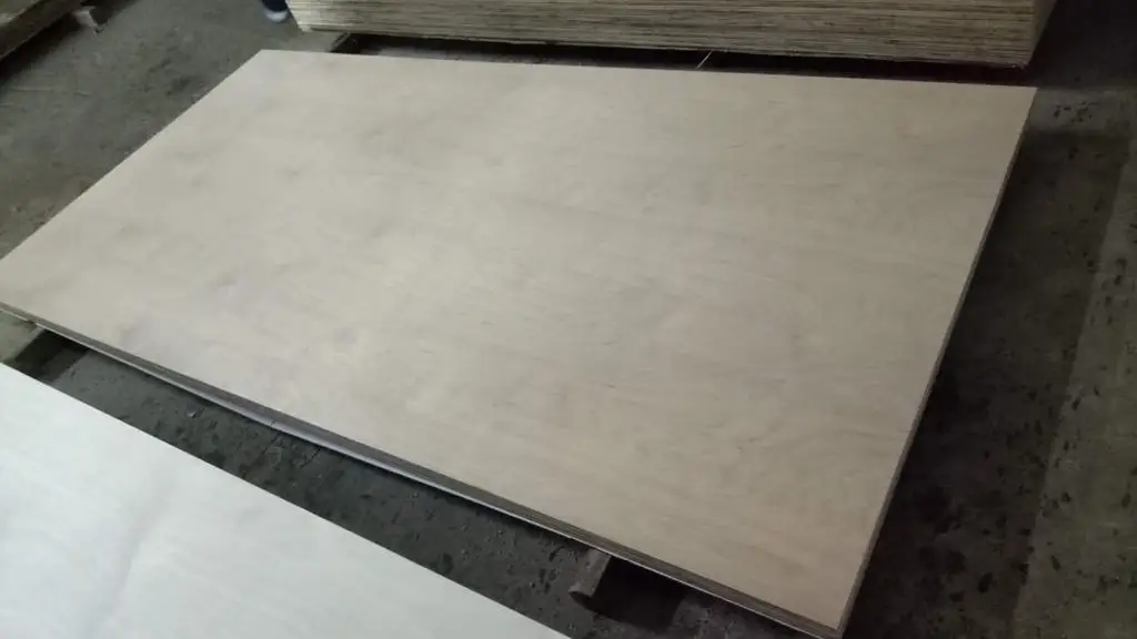 White Birch Plywood made in VIETNAM Hardwood Core
