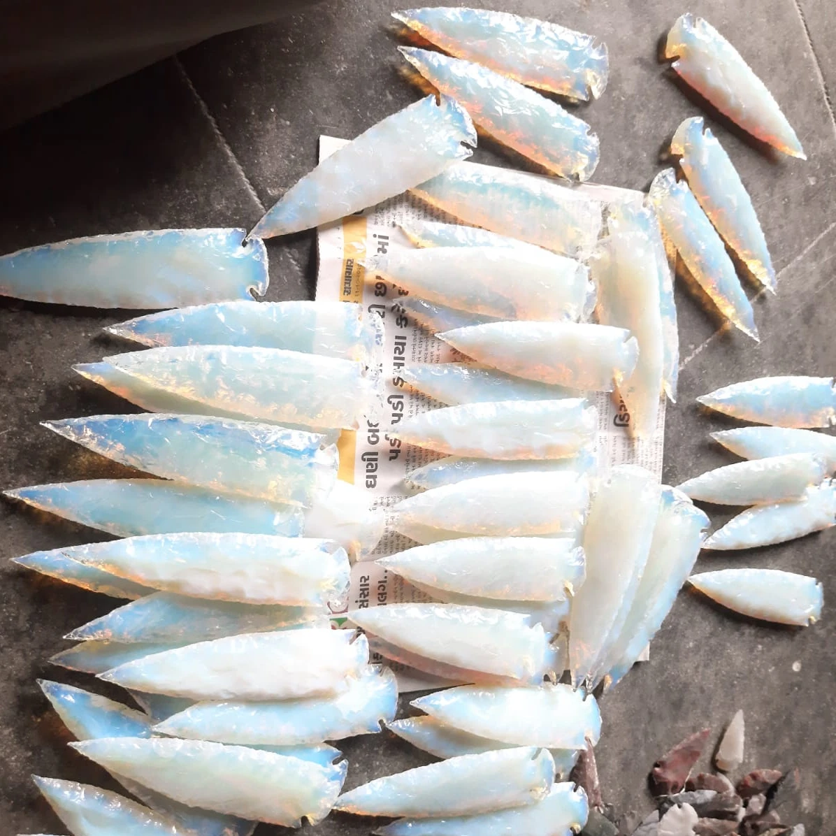 Planet Crystal 6-Inch Polished Opalite (Obsidian Opal Quartz) Arrowhead Chakra Pendant Heart Pattern Religious Feng Shui Mascot