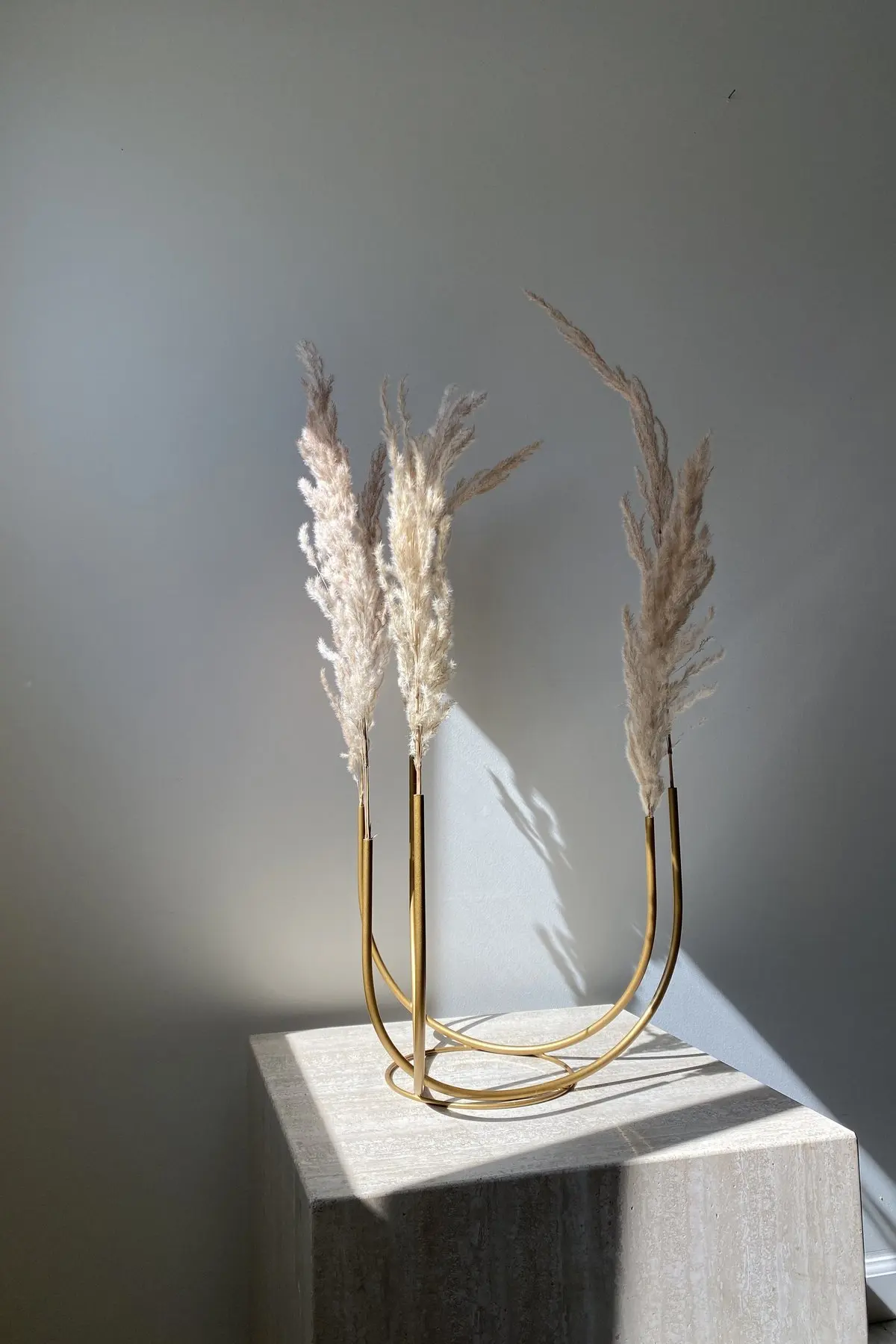 Unique Tall U Shape Gold Bud Flower Vase in Iron Brass Plating 6 Bud Tableware Bud Vase For Home Hotel Christmas Decor Wholesale