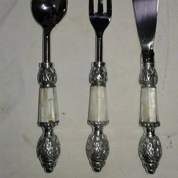 Low Cost High Quality Dinner Spoon Stainless Steel Handcrafted Mother of Pearls MOP Designer Kitchen Custom Cutlery Set