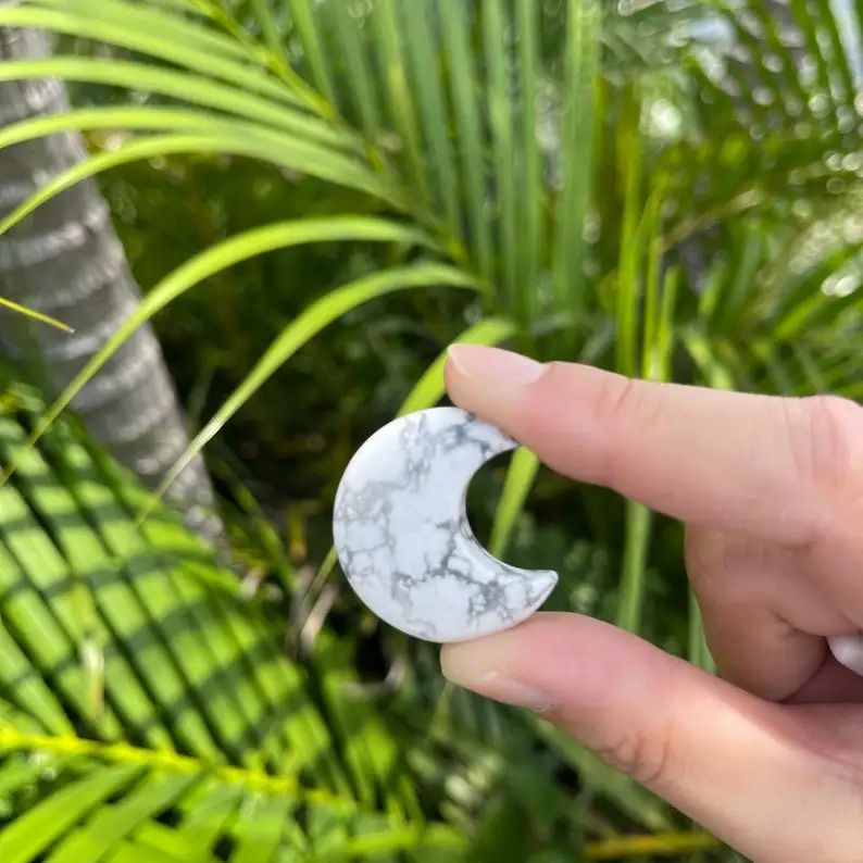 Оптовая продажа набор из Луны и звезд Howlite высококачественный Карманный камень в форме полумесяца для лечения рейки