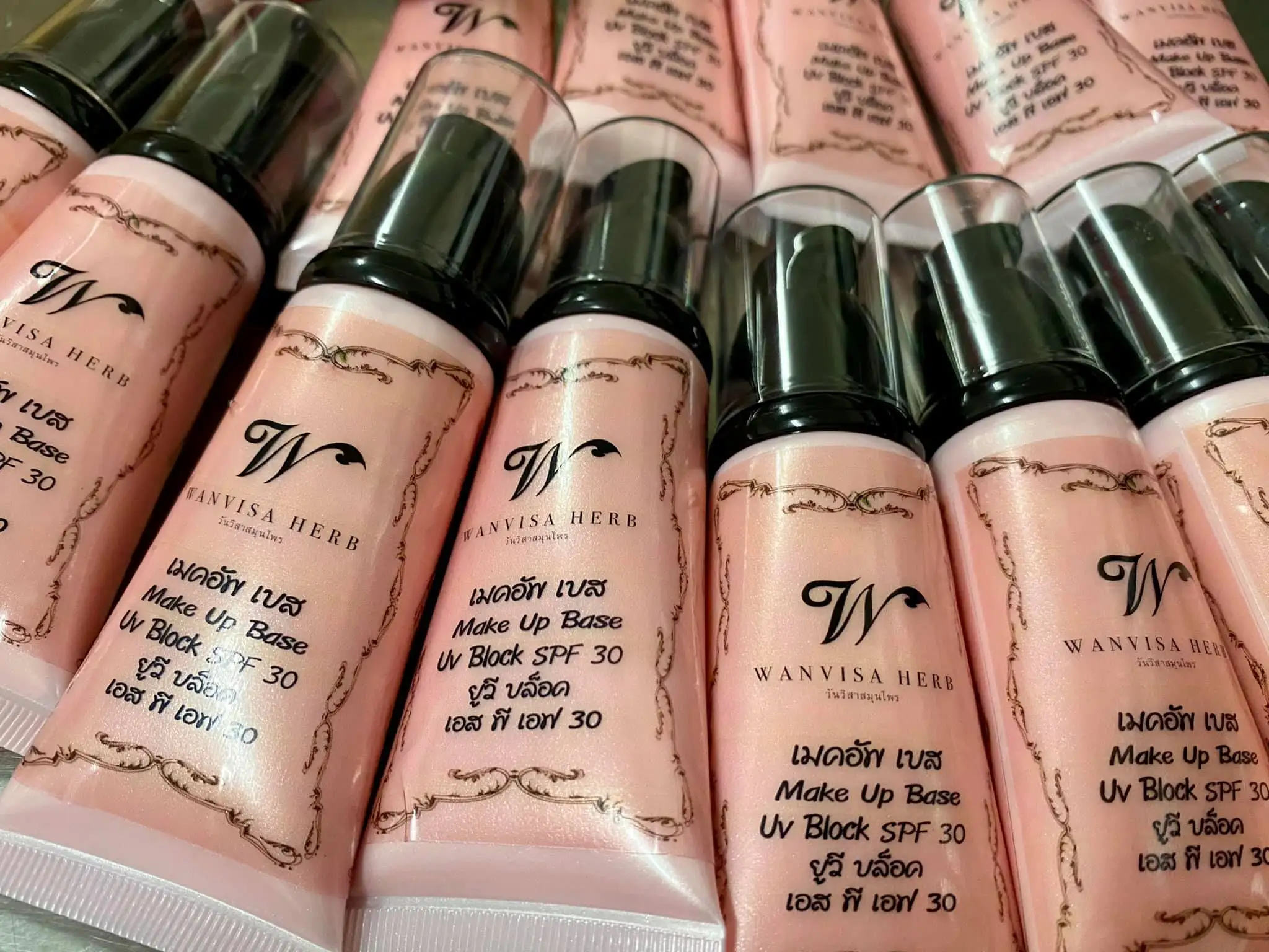 
Thailand Whitening Waterproof Sunscreen Shiny Face Make Up Base With Herbal Ingredient 