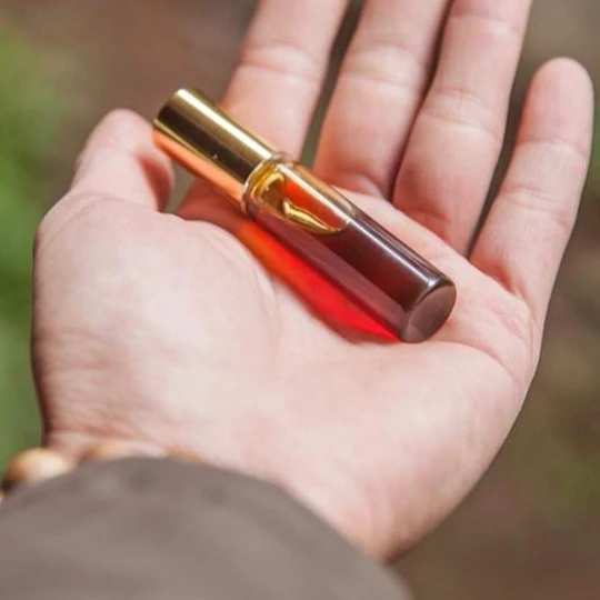 Agarwoood (Oud) Essential Oil to drink for UAE from Vietnam effiently