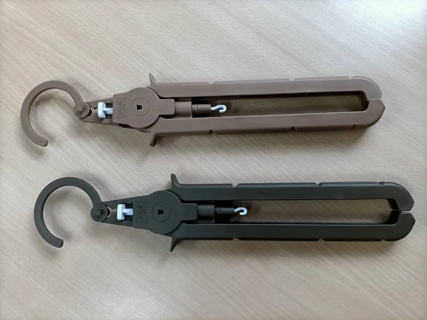 Quick folding hanger foldable clothes hanger