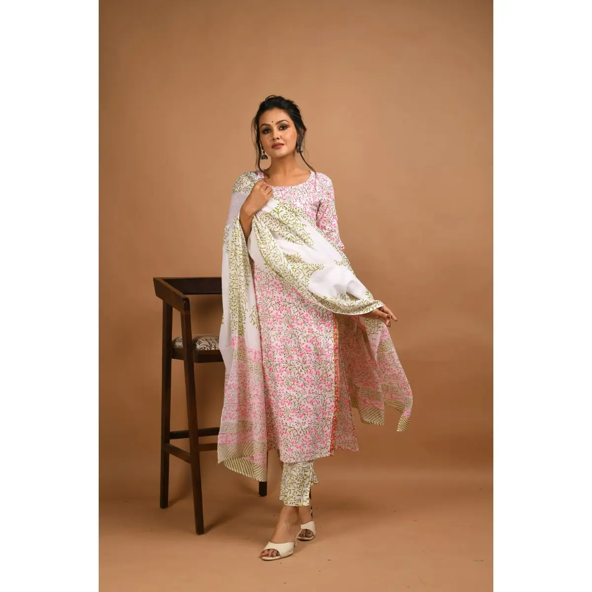 100% Cotton ethnic wear  White Pink Hand Block Print