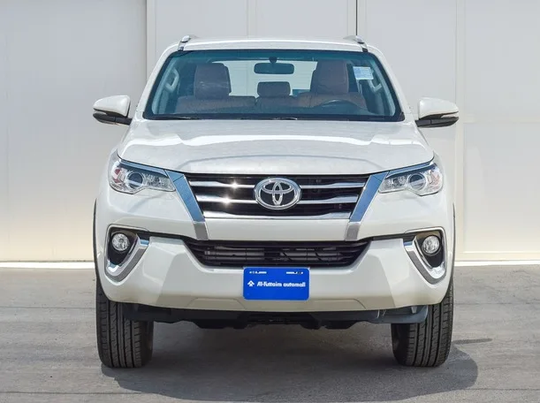 Б/у 2018 Тойота Королла 2.7L EXR.