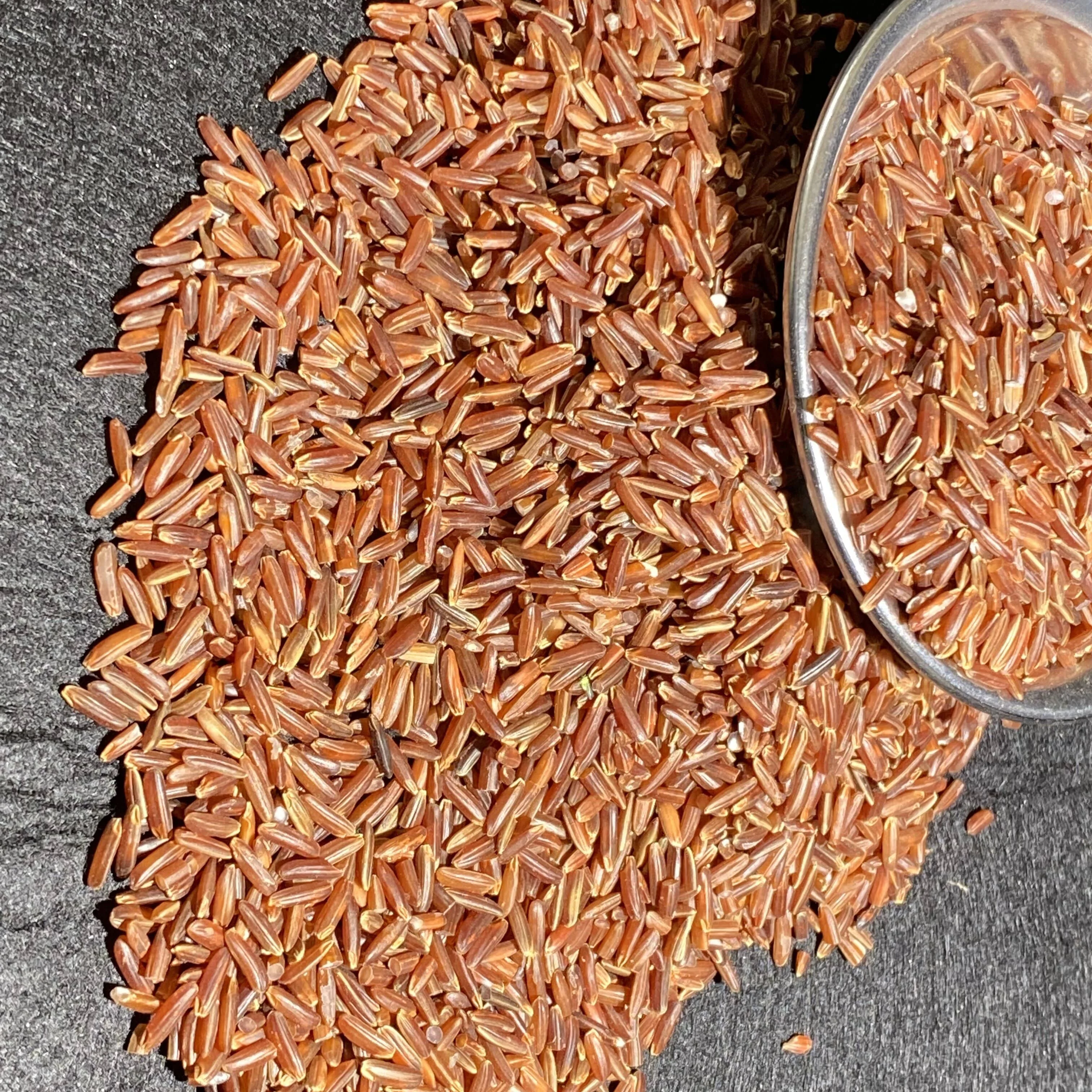 Сделано в Вьетнаме натуральный органический красный рис Лидер продаж низкая цена оптовая продажа