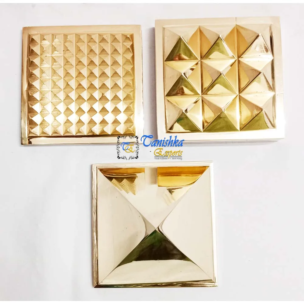 Латунь вастю Пирамида дизайнерские Янтра в металле Ремесленная латунная с 3-я ступенями