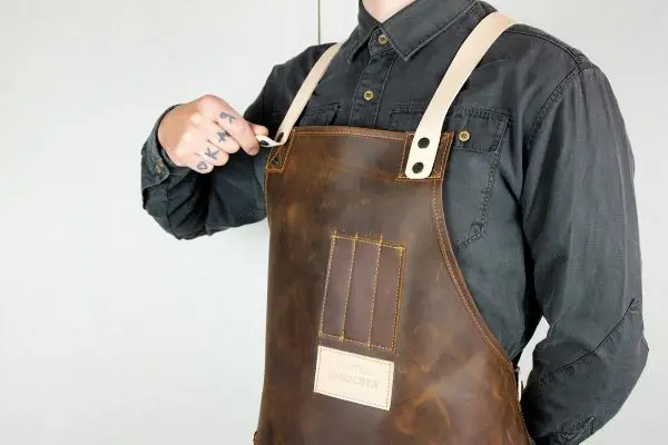 Top quality 2021 Popular Apron Leather Pockets On The Chest Perfect For Pens And Tweezers Leather fire resistant fully customize