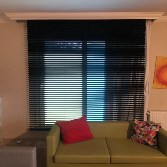 medium slat quality material wooden venetian blind and shade for home and office decoration