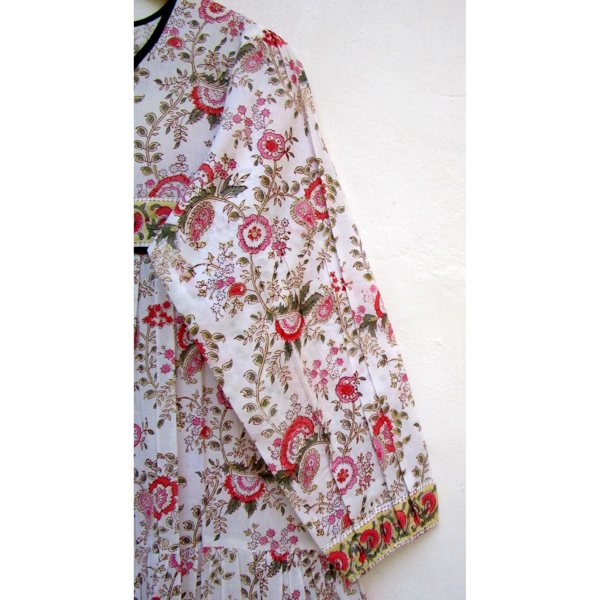  Женское длинное платье макси с v-образным вырезом и кисточками