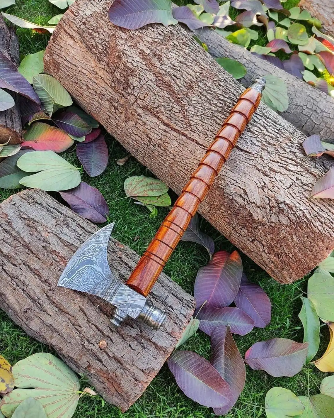 Изготовленный На Заказ кованый топор викингов из углеродистой стали с валом розового дерева