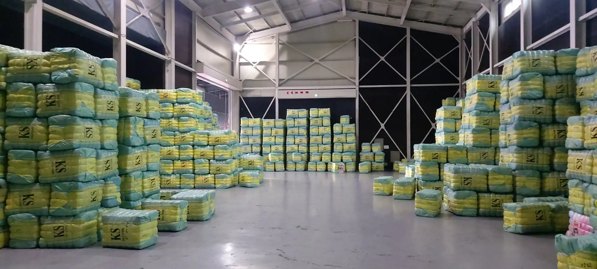 comme des garcon used cloths / second hand shoes germany / used panties