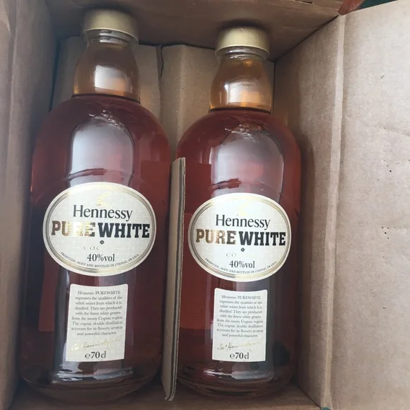 Pure White  Hennessy  700ml