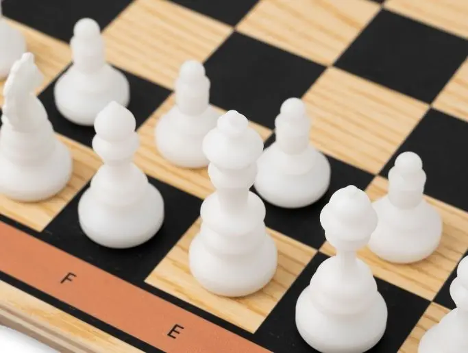 
10 Years Manufacturing Experience Of High Quality Industrial Wooden Chess Game Set With Epoxy Resin Chess Pieces 