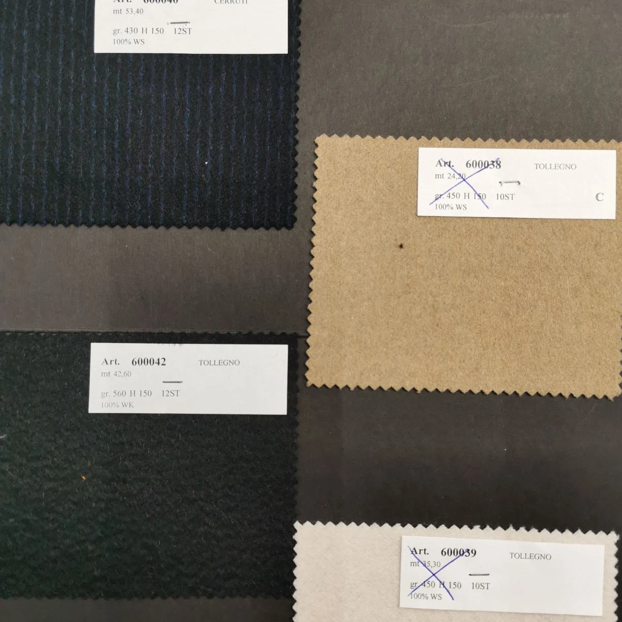 Design Suit Fabrics High Quality Stripe Italian Cashmere Wool Items for Men Suitings Black Plain Custom Tweed Wedding Dobby Yarn