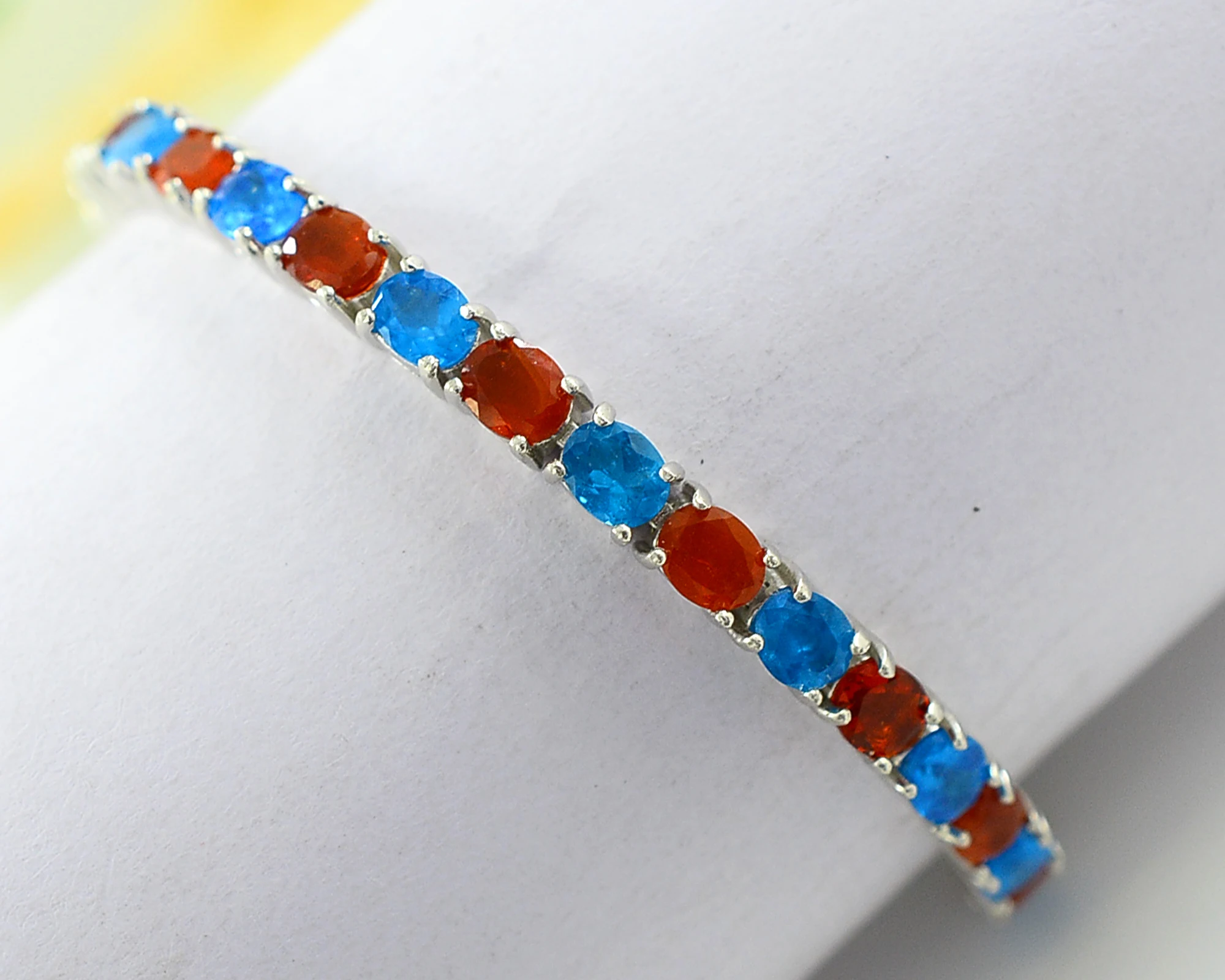 Натуральный неоновый апатит и мексиканский огненный опал 5x4 мм овальной огранки в стиле тенниса 925 твердый Серебряный браслет для женщин оптовик из Индии