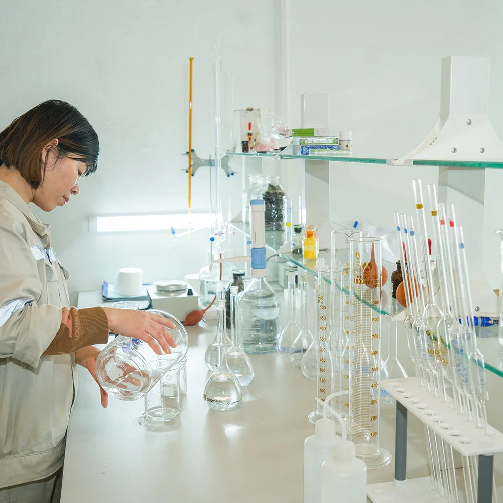 High purity hydrated lime powder Ca(OH)2 for water treatment made in Vietnam