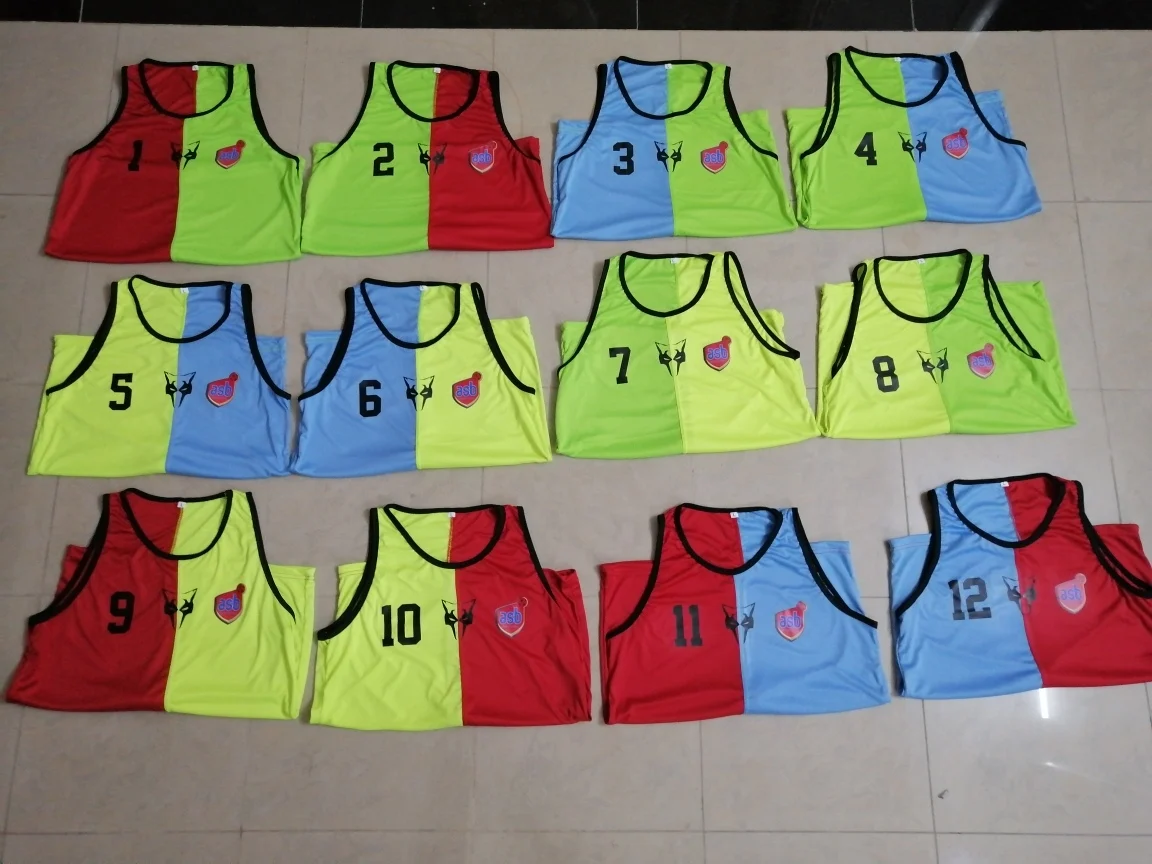 Best Football bibs Soccer Vest with custom design and custom singing