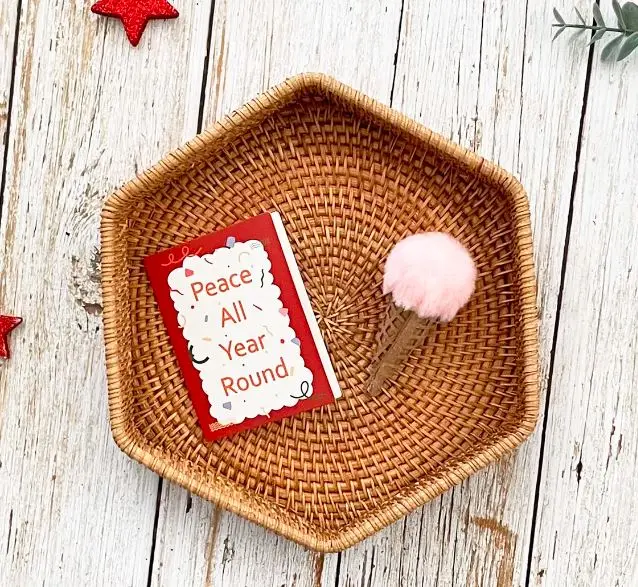 Поднос из ротанга в старинном стиле высокого качества с отделкой деревенском идеально подходит для ресторанов