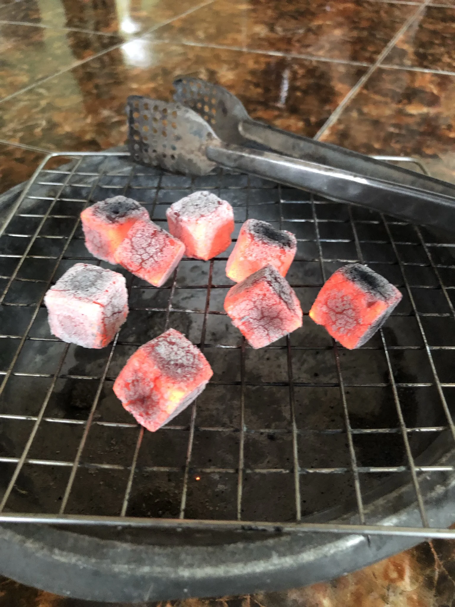 
Vietnam Finest grade Hookah 25mm Cubic briquettes shisha charcoal 