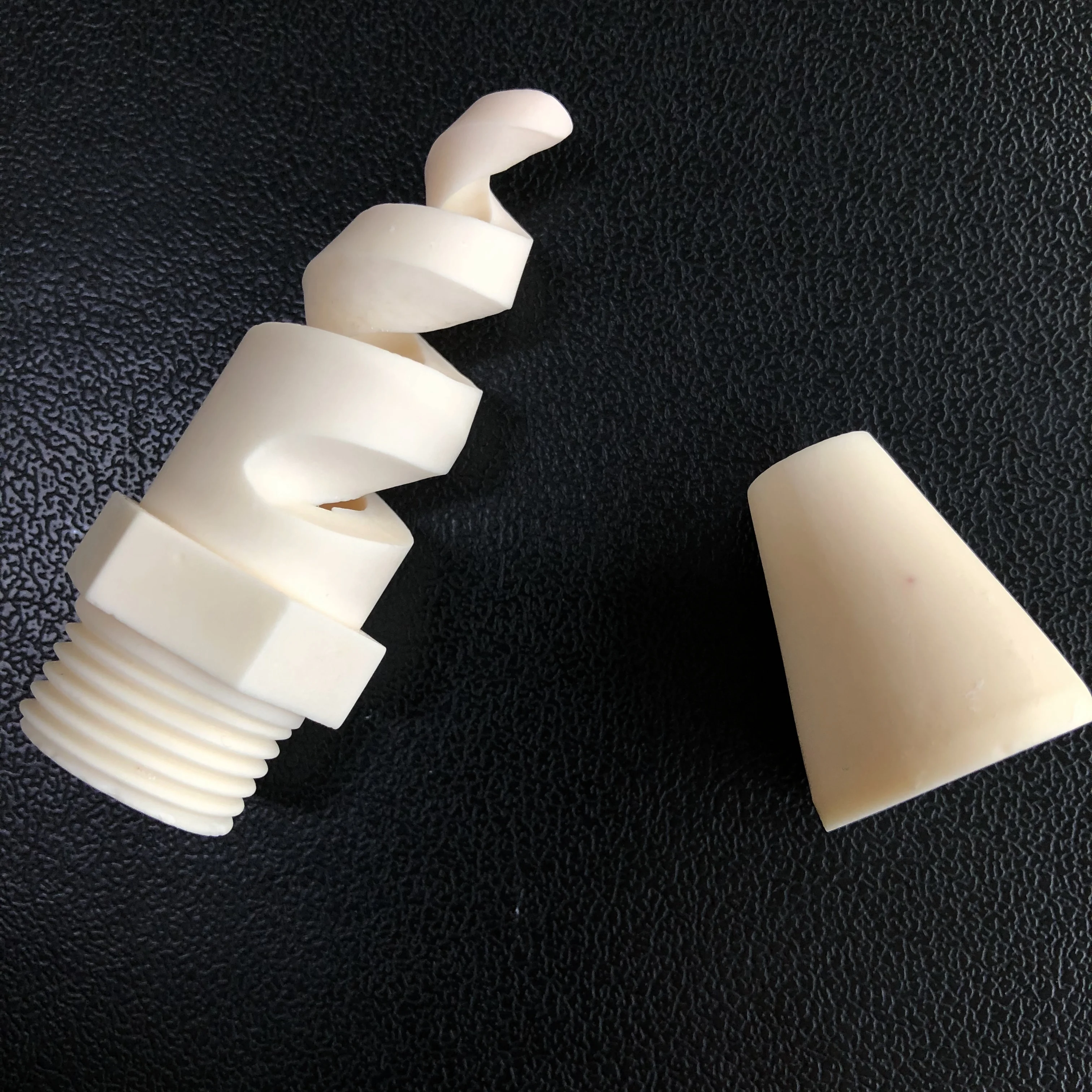 High Quality Industrial 99% Alumina Ceramic Spray Nozzle Rotate Ceramic Nozzle