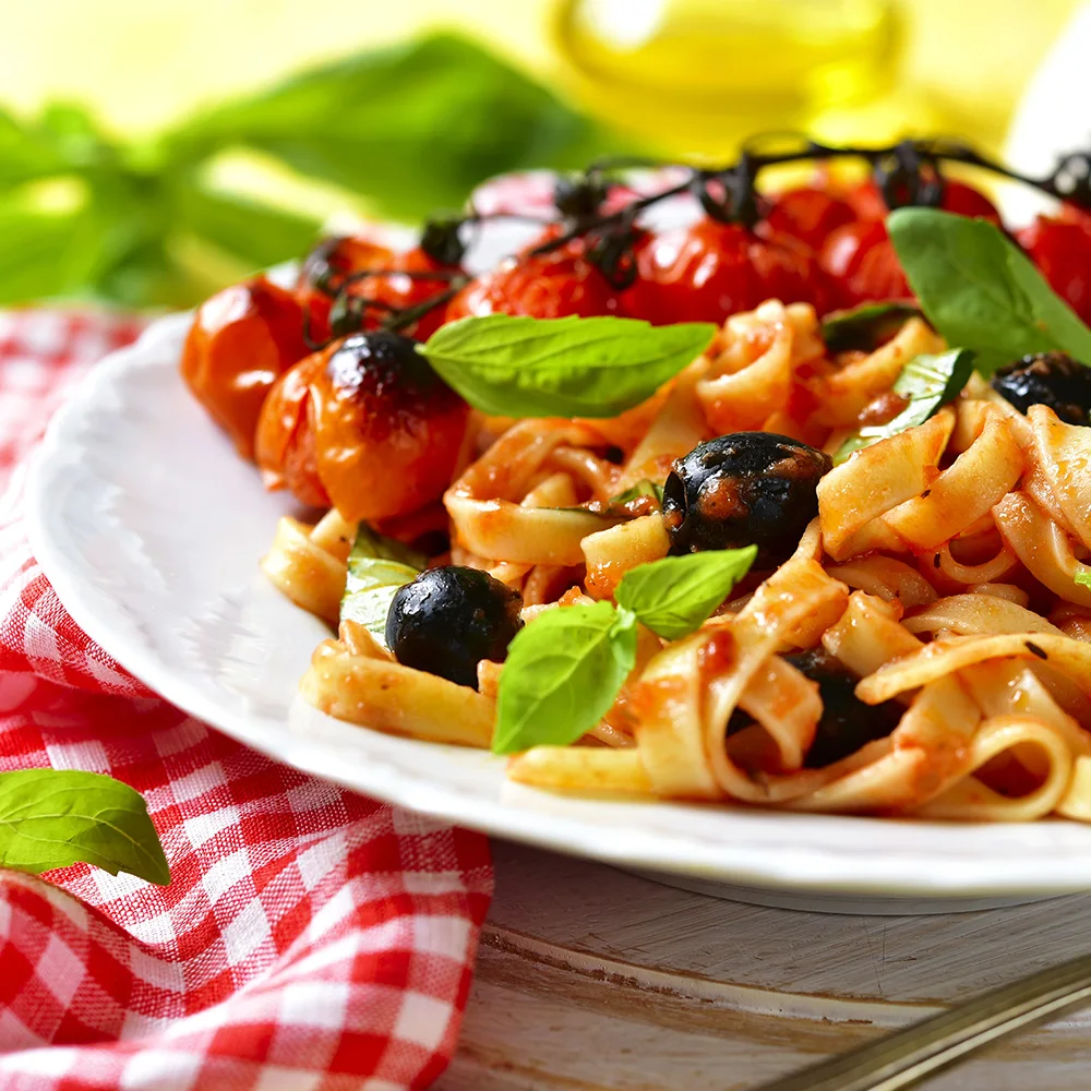 Italian quality BRC 190 g mason jar 3 years shelf life tomato and olives pasta sauce for sale