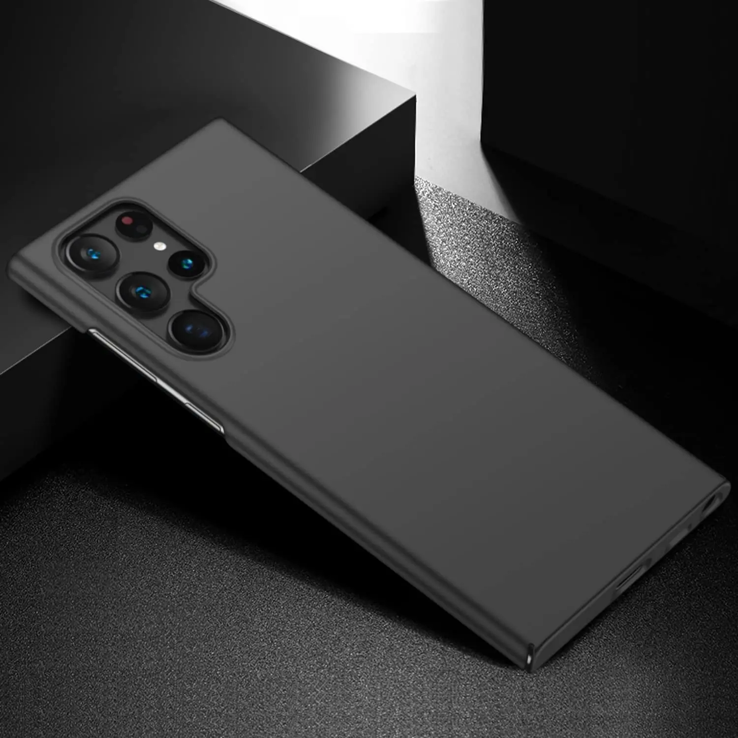 Легкий тонкий жесткий чехол для Samsung S22 матовый резиновый телефона