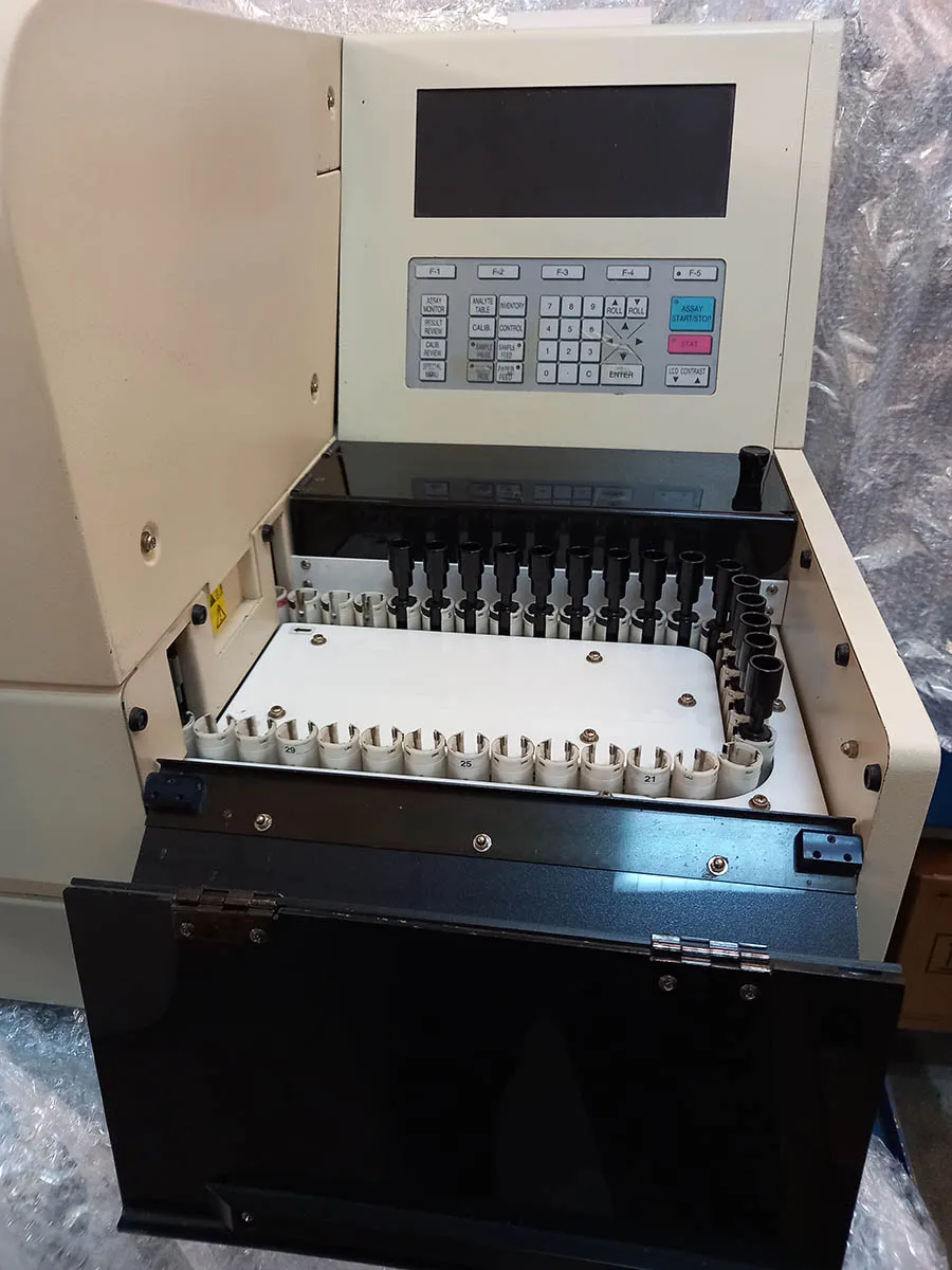 Used TOSOH AIA-600 II Immunoassay analyzer clinical system