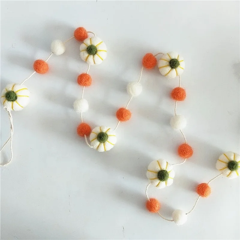 
Amazon top seller Canton Fair Best Selling Products Halloween Decoration wool felt ball wool felt pumpkin garland 