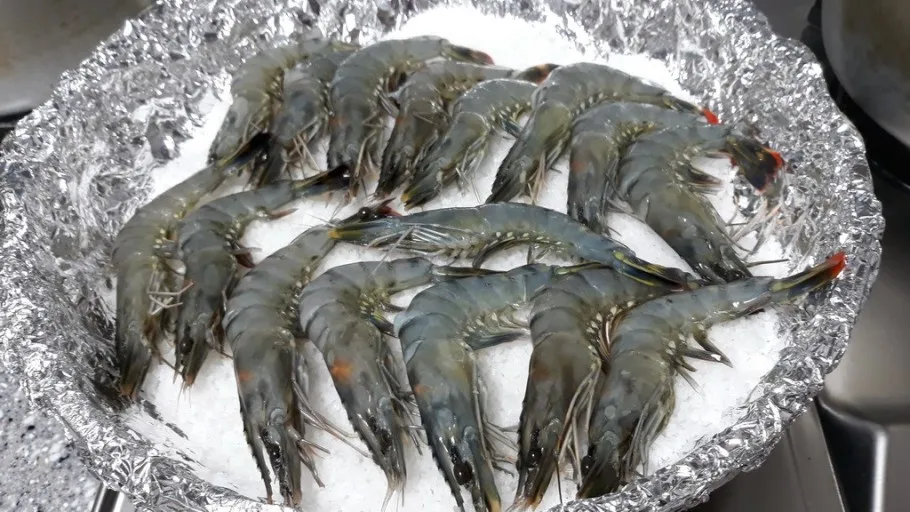 Замороженные Черные Тигровые Креветки класса А натуральные морские рыбалки целая часть стандарт экспорта (мисс Деми: WhatsApp + 84 961 733 400)