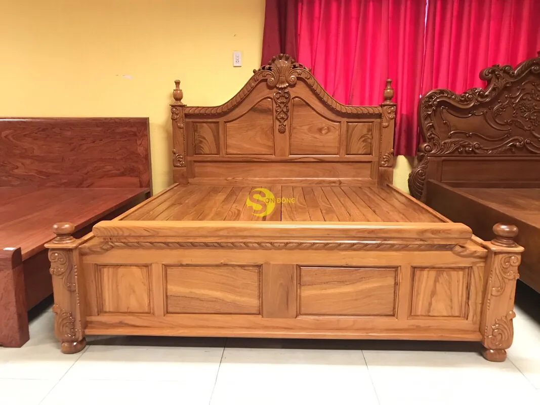 Royal bed 100% red oak