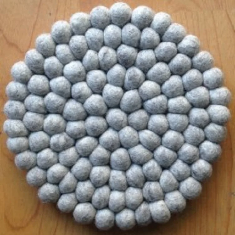 felt balls mat