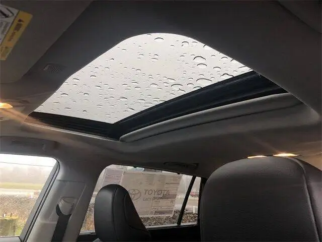 Новинка Подержанный автомобиль для взрослых по привлекательной цене недорогой гибридный 2022 Toyota Highlander используемый продажи автомобильные товары