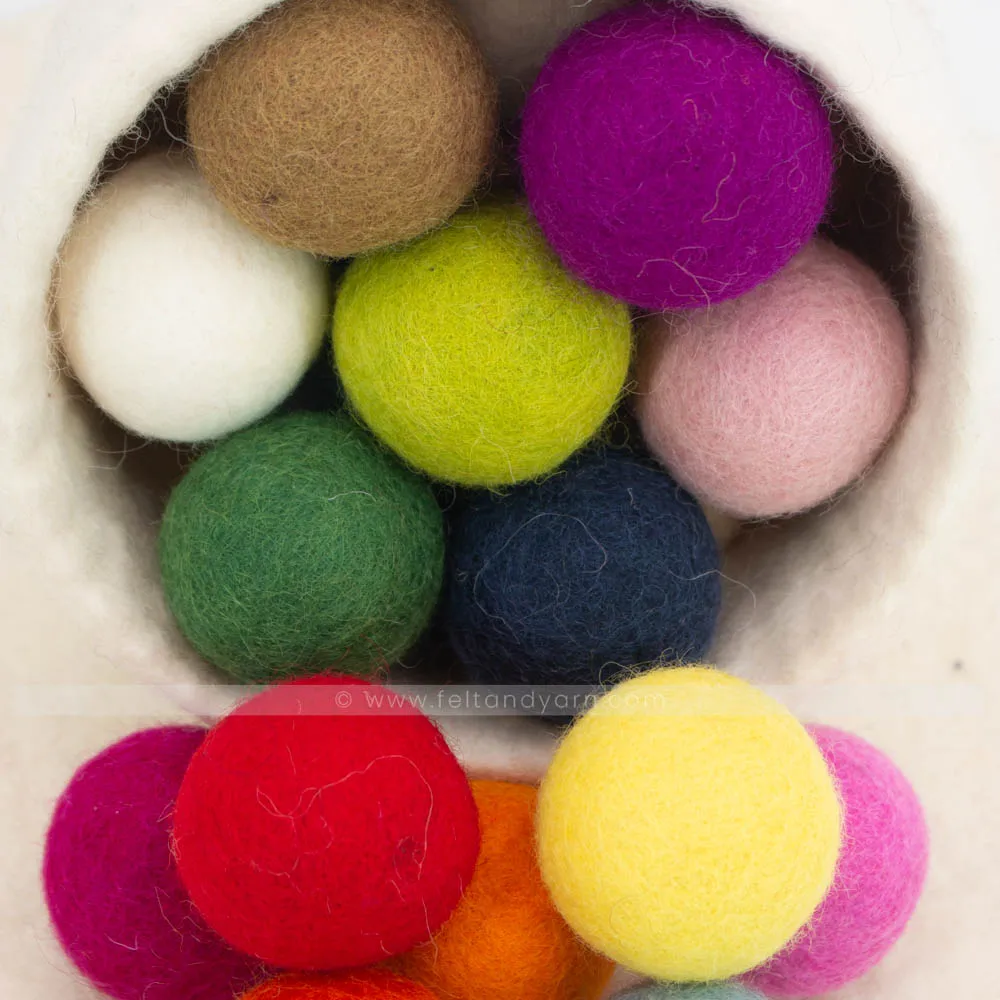FB-004: Hot Selling 4 cm Felt Balls Wool Decoration Multi-Color Round Pompoms for Wholesale Eco-friendly & Natural