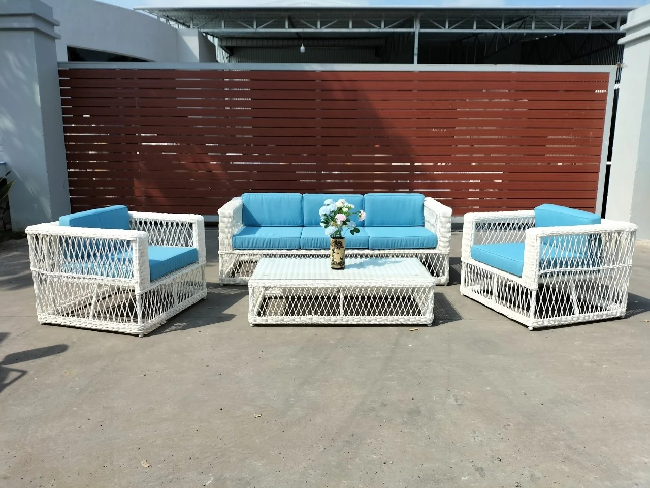 Уличный Плетеный ротанговый Простой Уникальный диван для отдыха белый оптовая продажа сделано во