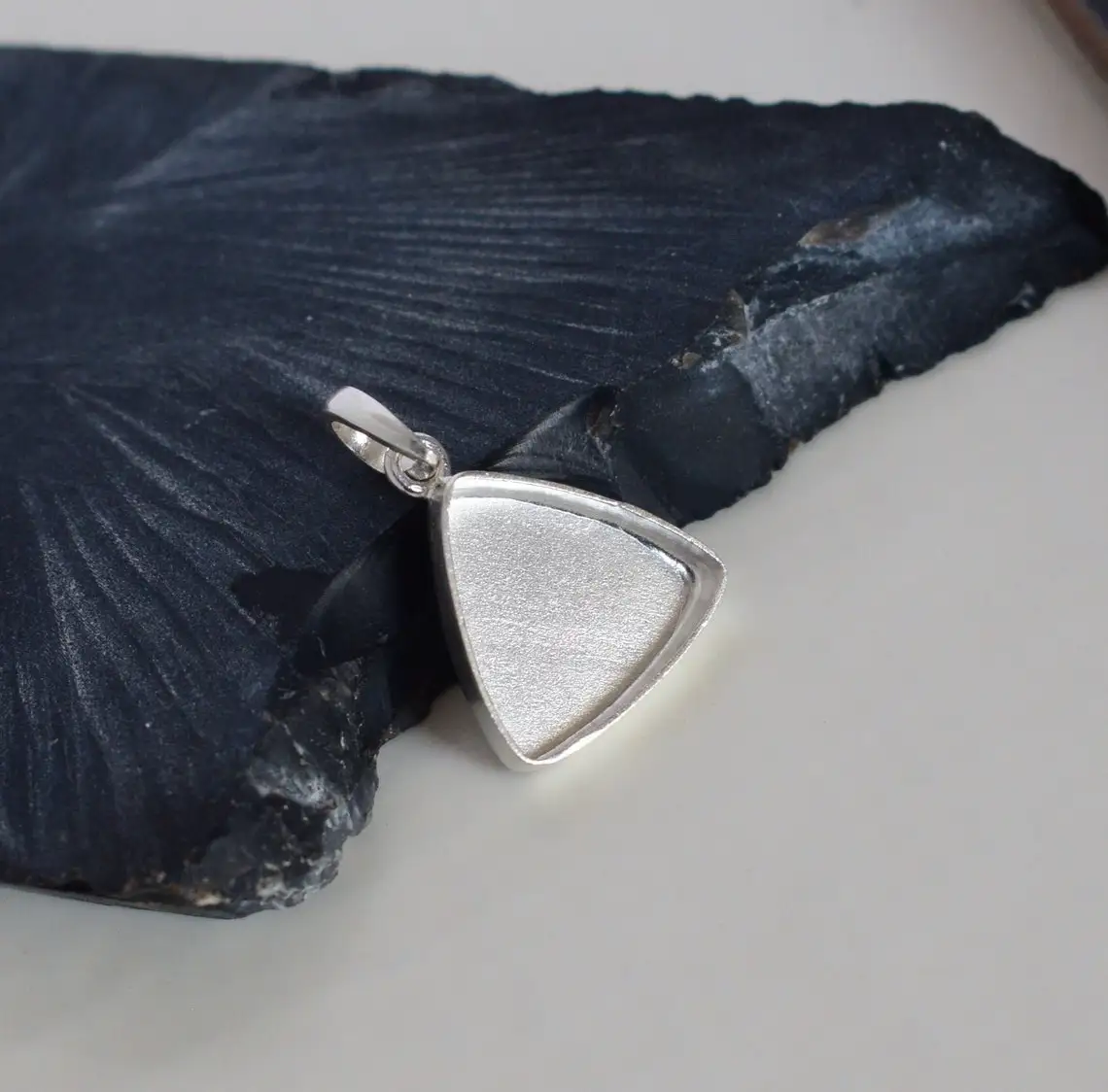 16 MM Plain 925 Sterling Silver Triangle Collet Cup Charm Pendant Blank Setting Bezel Fine Jewelry Accessories Wholesaler