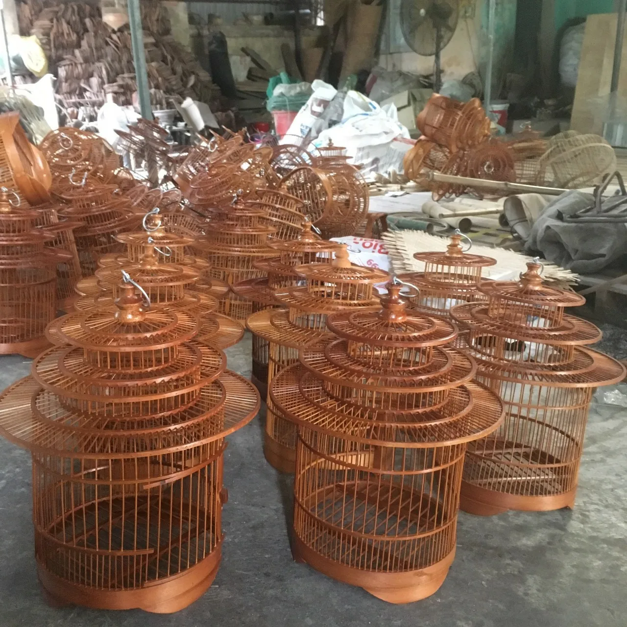  Вьетнамская бамбуковая птичья клетка для птиц ручной работы мастерами во Вьетнаме деревянная