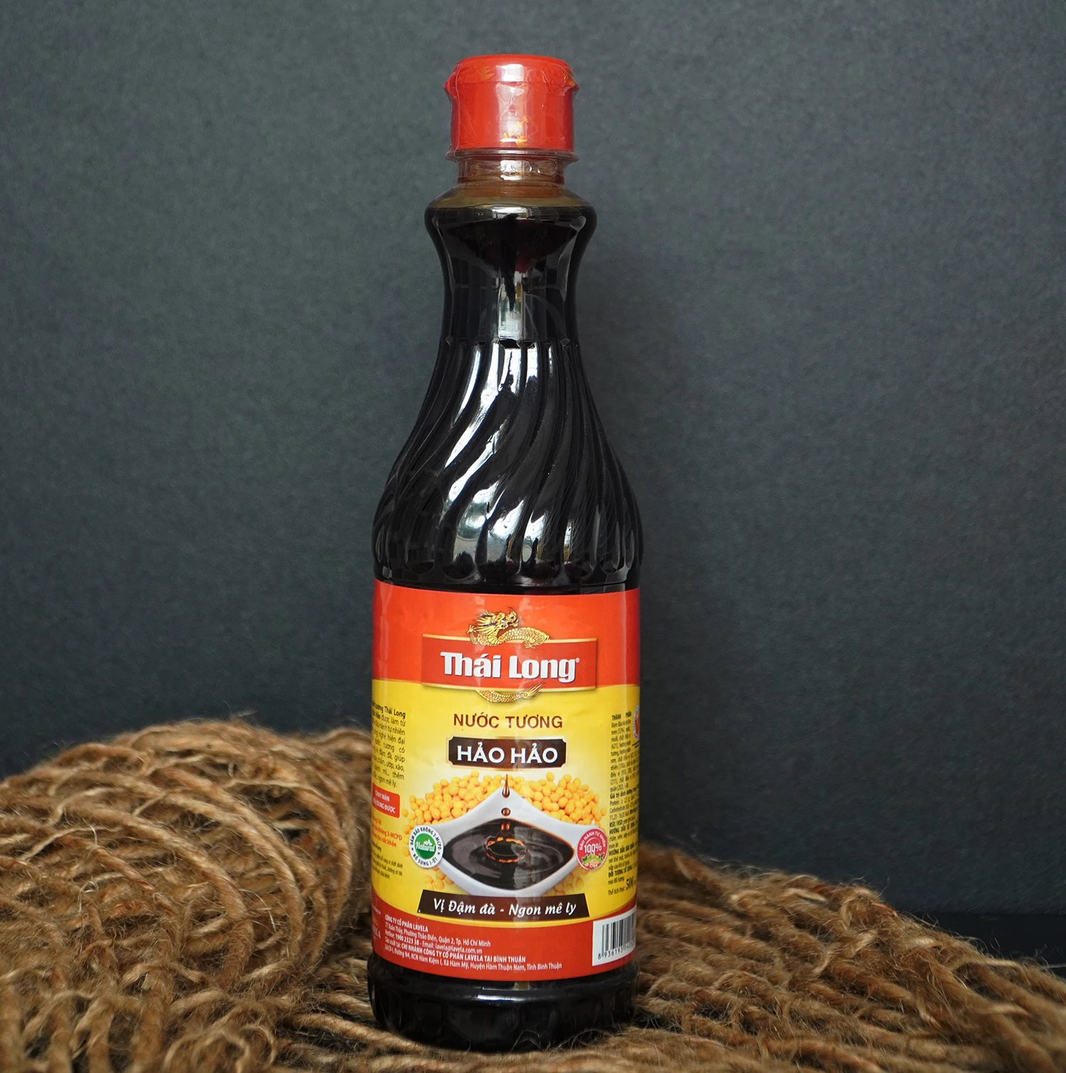 Соевый соус премиум-класса, бутылка 250 мл, изготовленная из Вьетнама, с обслуживанием OEM, подходит для вегетарианских блюд