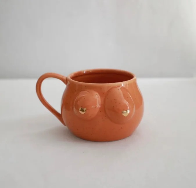 300ml Chic and Feminine Boob Coffee / Tea Mugs Ceramic Boobies Mug with Gold Heart Nipples Large Boob Mug with Handle