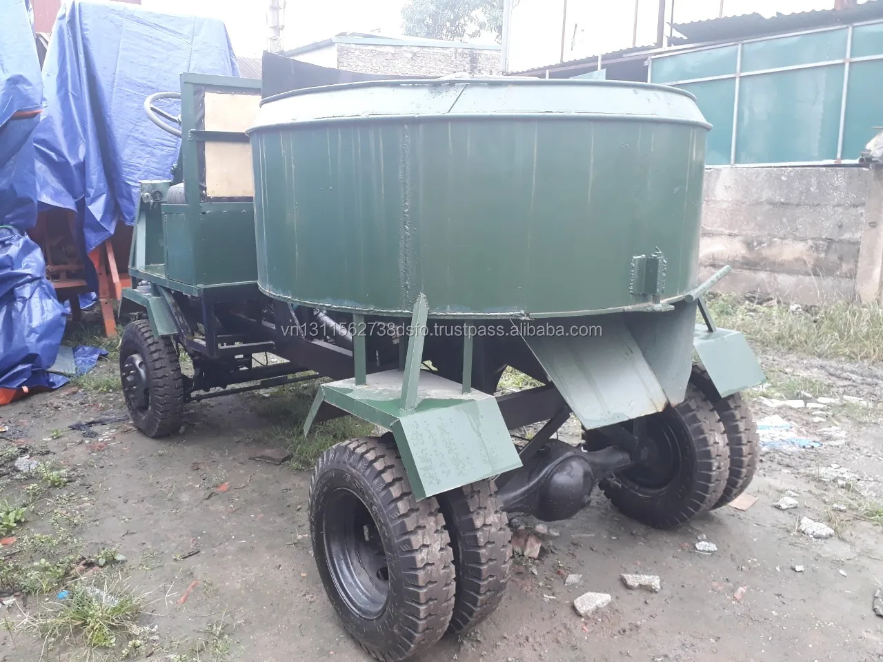 Self loading concrete mixer 1m3 drum capacity 1000Liter by 2 axles moving origin from Vietnam diesel engine model D30 power 30HP