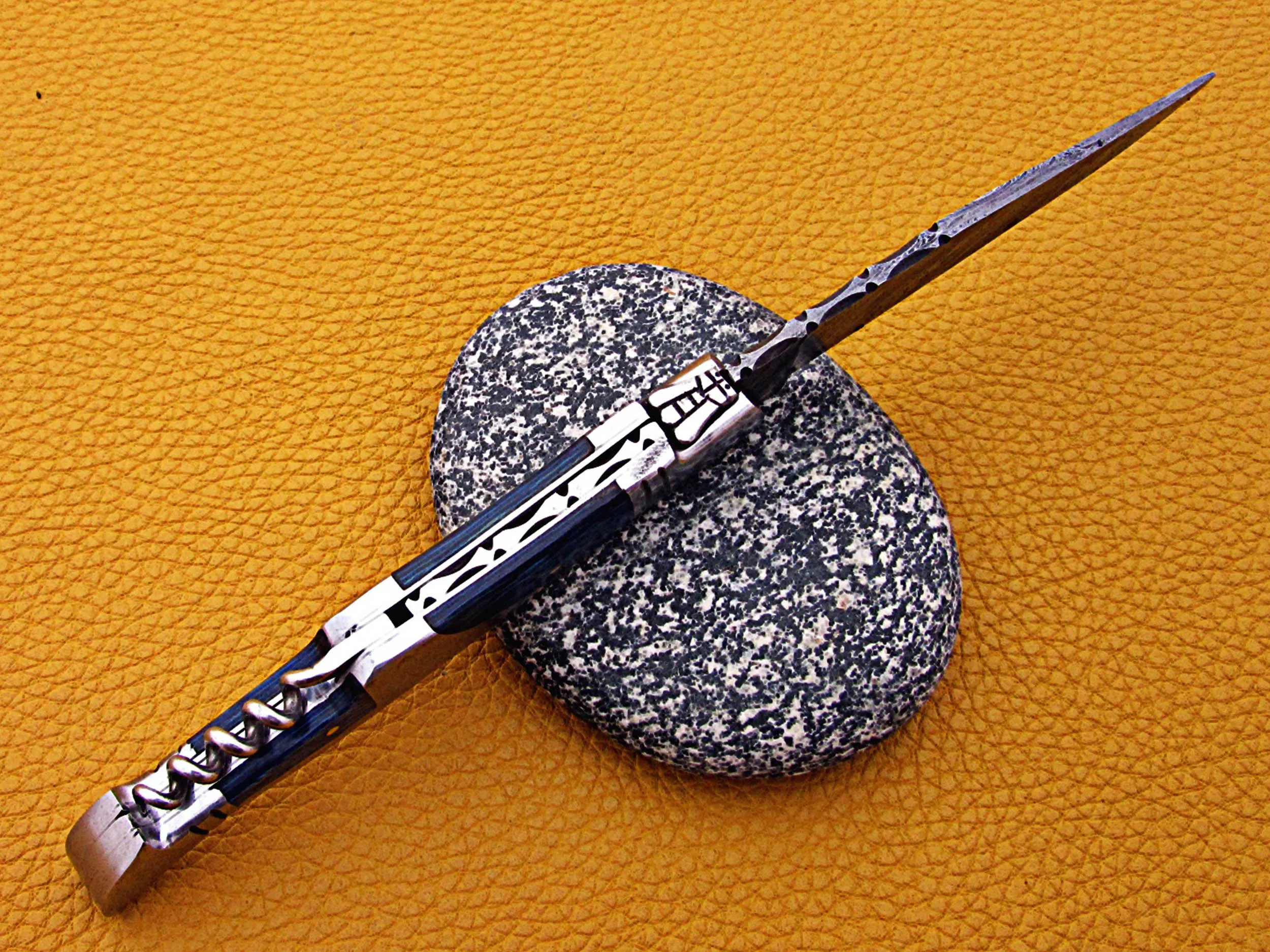 100% оптовая продажа высокое качество ручной работы Дамасская сталь складной нож/карманный нож для повседневного использования с деревянной ручкой и кожа оболочки SCW-FK-0065