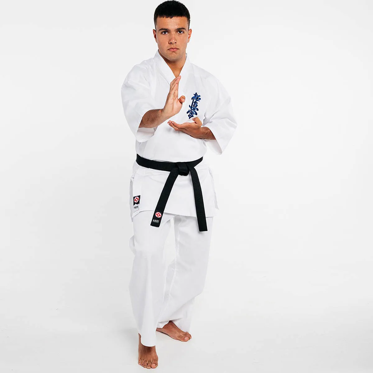 Кимоно для обучения карате недорогая форма