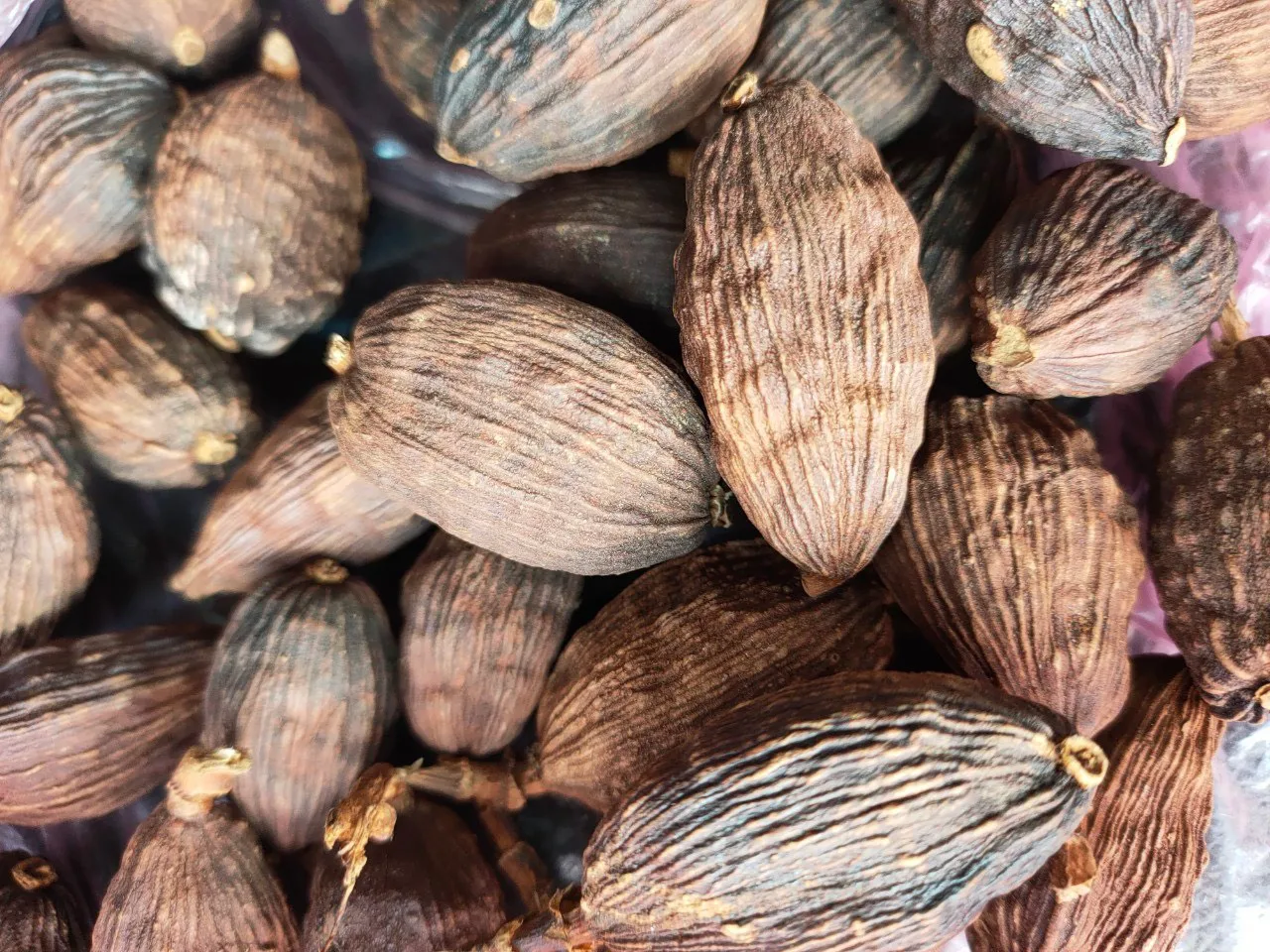 Горячая Распродажа черный кардамон кассия корица цинмон высокая эссенция Хлебобулочные ингредиенты черная цейлонская производитель сделано в Vie