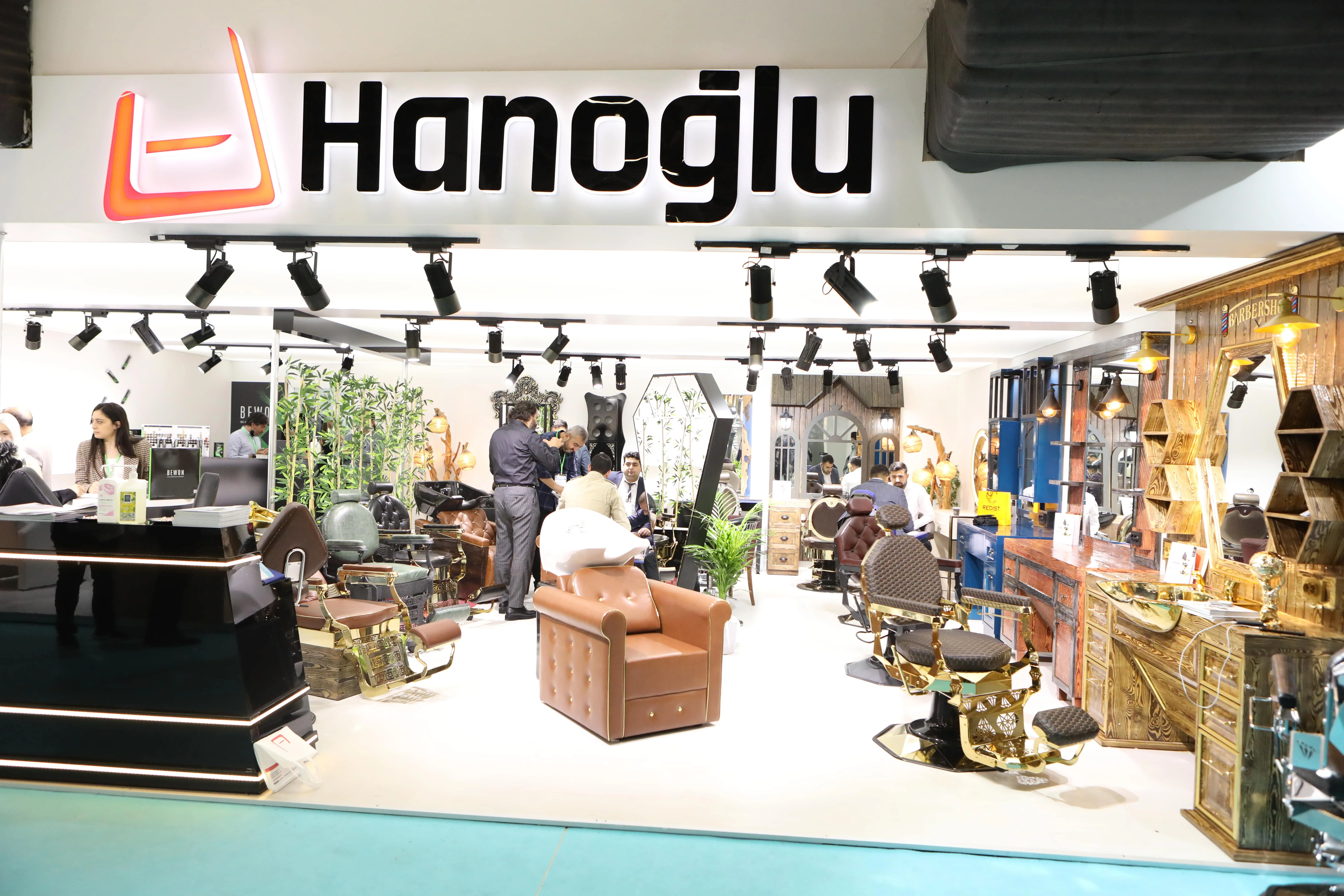 Product - Good Quality Professional Vintage Barber Chair Optional Color Barber Chair Wholesale 2021 Salon Furniture Modern