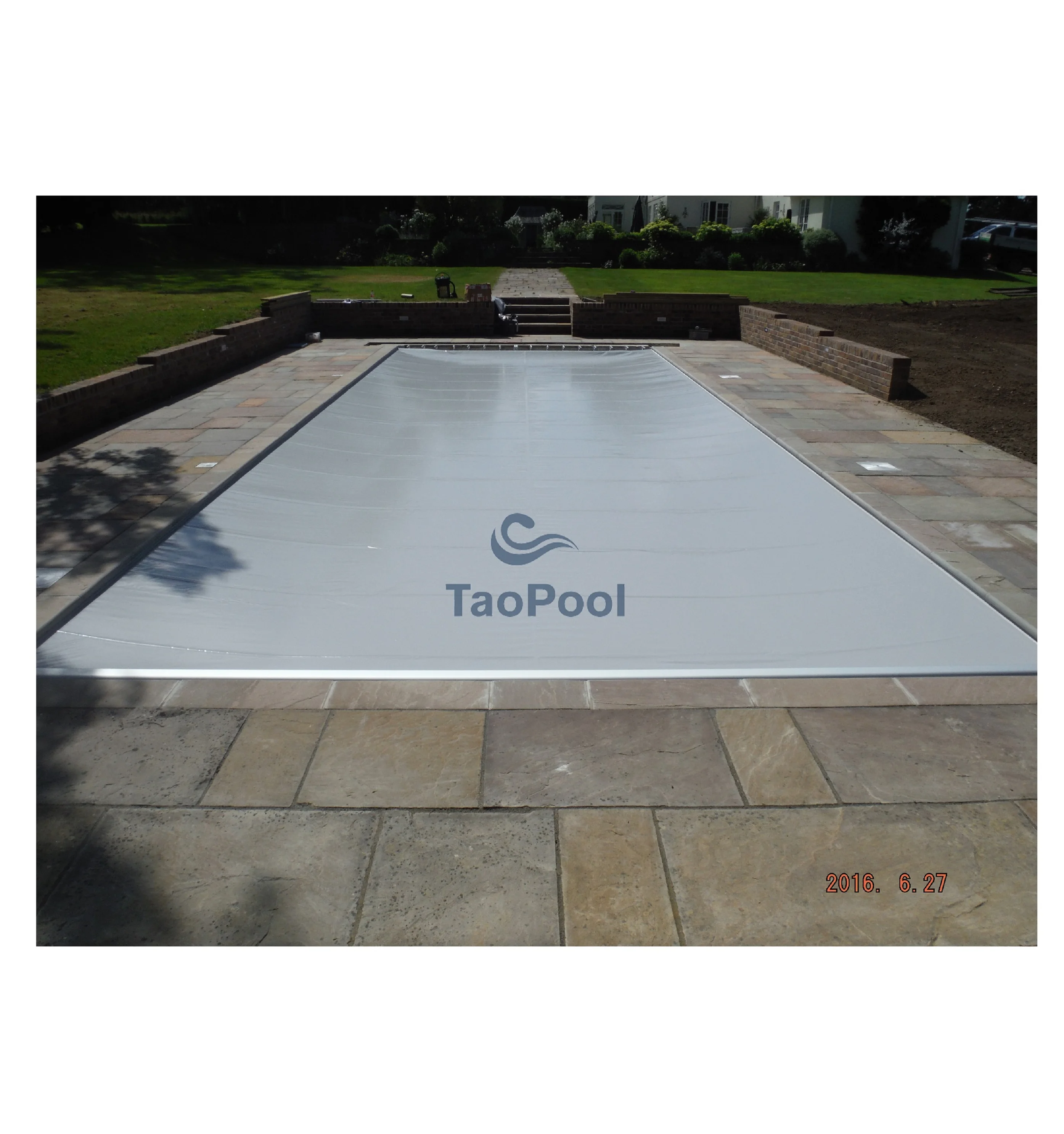 Top-quality walk on polycarbonate fabric automatic swimming pool covers safety