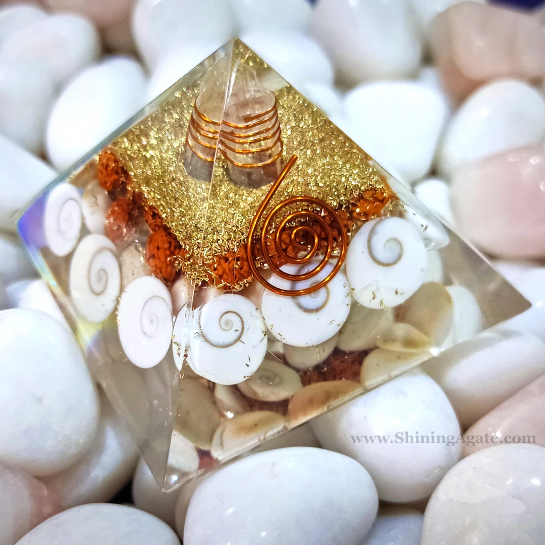 Rudraksha Beads Orgone Healing Energy Generator Pyramid Wholesale Orgone Pyramid for Vastu Correction Reiki Healing Pyramid