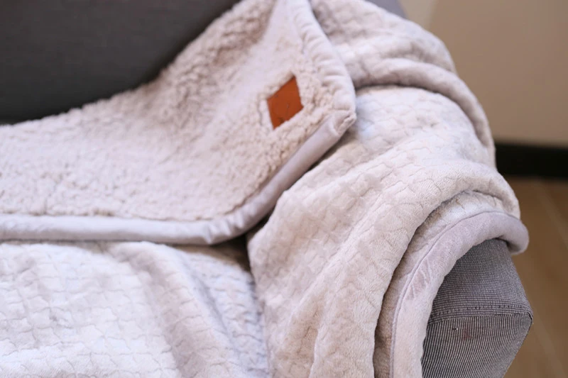 High Quality Fast Delivery Flannel Coral Fleece King Queen Size Bedding Blanket Custom Design Double Faced Sherpa Velvet Blanket