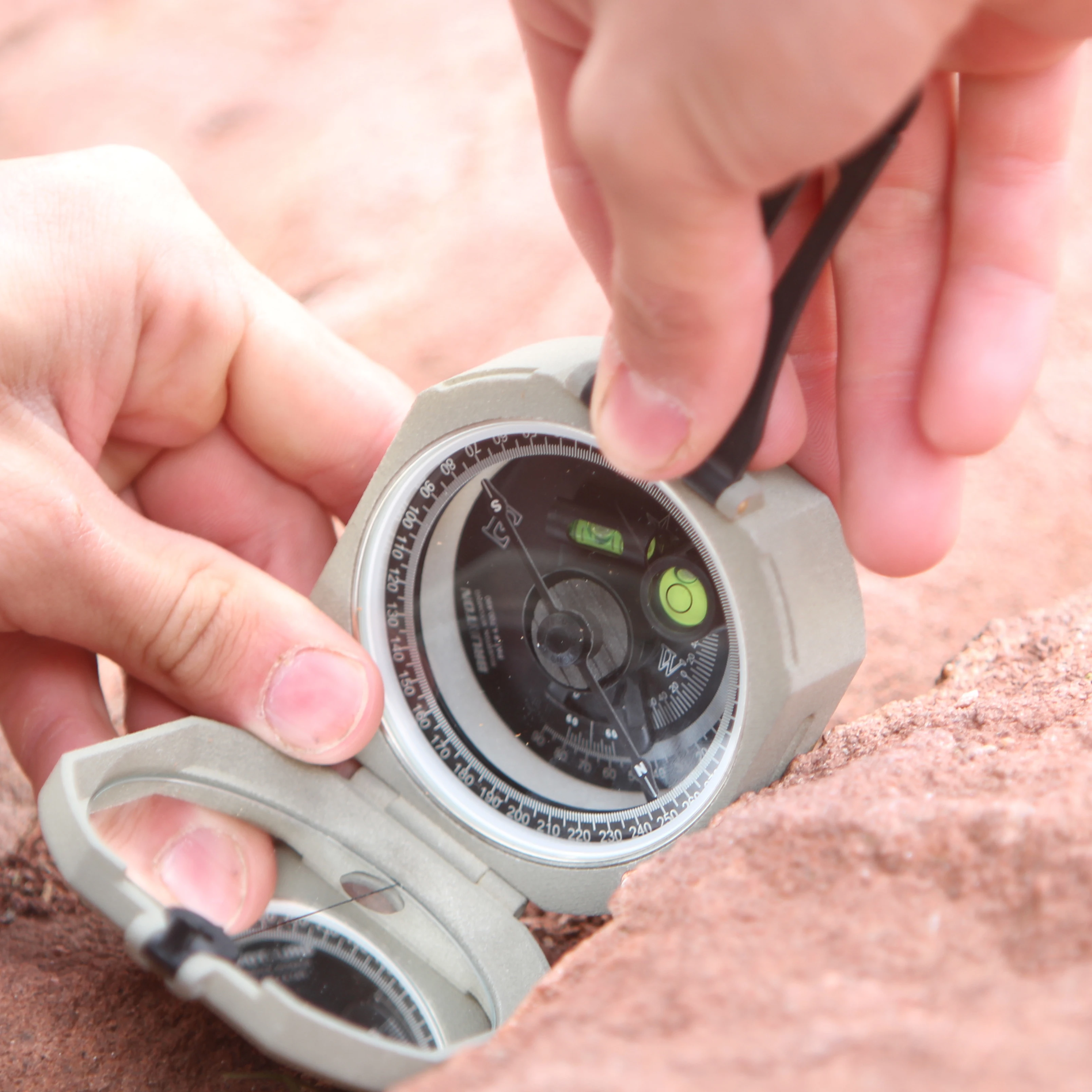 Compro Composite Transit Ultralight NdFeB Disk Magnet Internal Clinometer Compass Geological Quality for Outdoor