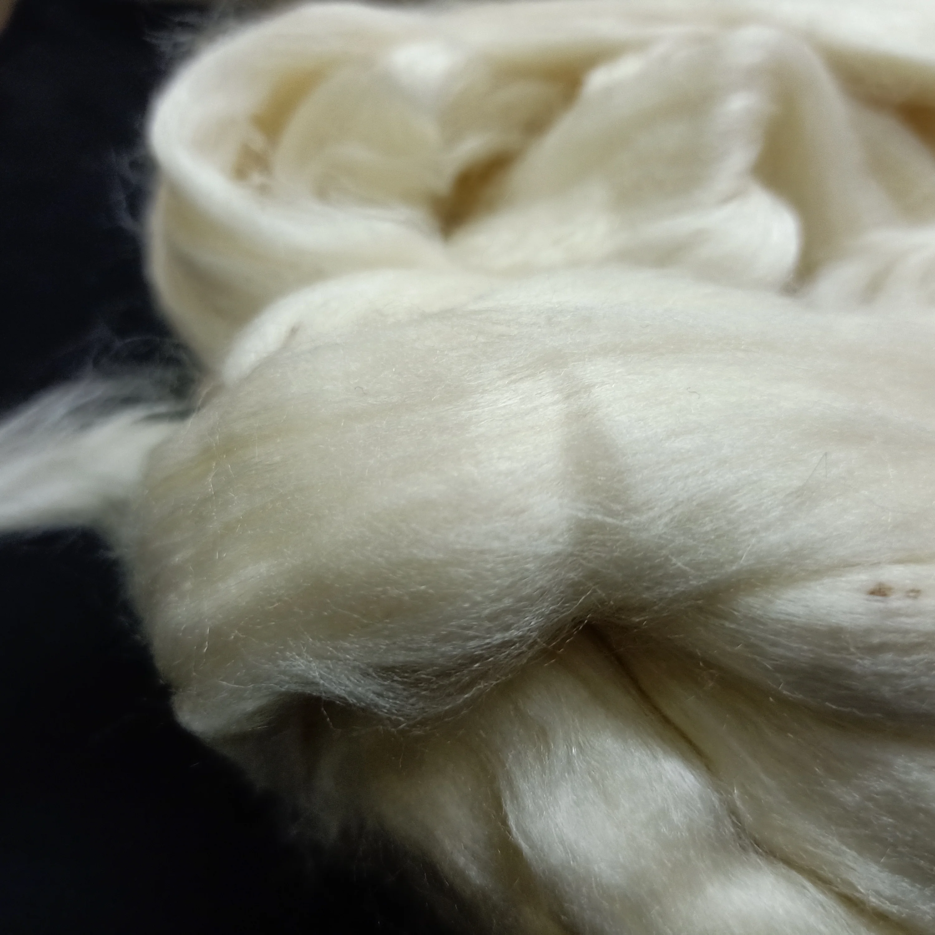 custom made 100%  natural eri silk sliver in white suitable for dyeing ideal for yarn and fiber stores for resale